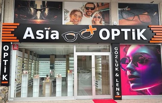 Asia Optik mağaza girişi, Pendik